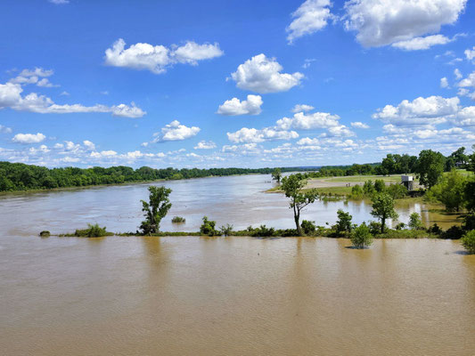 ....wir überqueren den Arkansas River....
