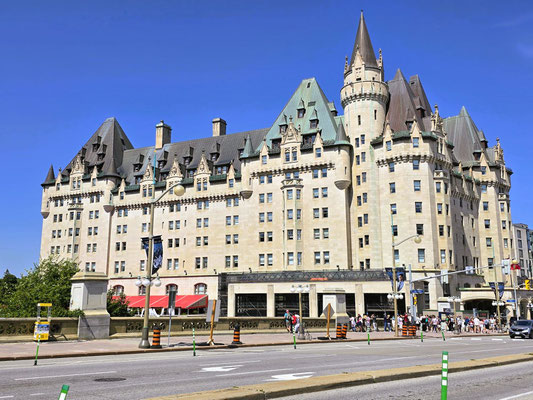 Das mächtige Hotel Château Laurier