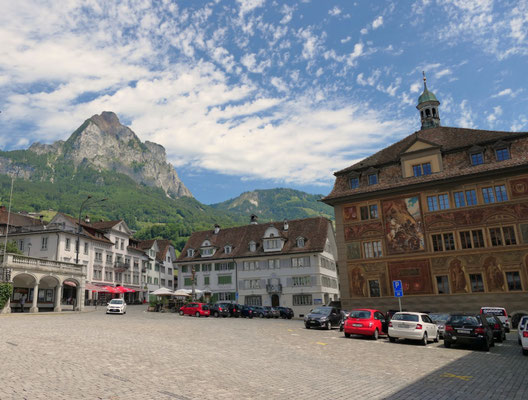 Der alte Hauptort Schwyz - im Hintergrund thront der grosse Mythen....