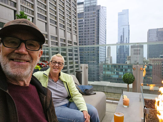 Schlummertrunk auf der Roof Top Bar