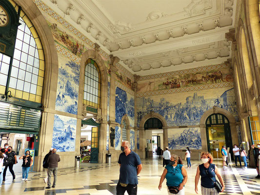 ....mit den 20'000 Azulejos als Wandbilder...