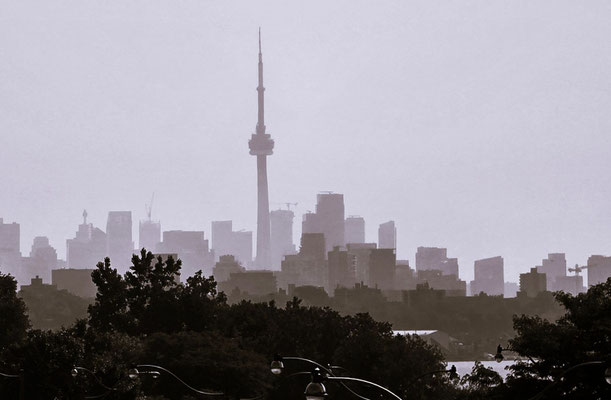 Bei der Einfahrt - Toronto liegt noch im Morgennebel