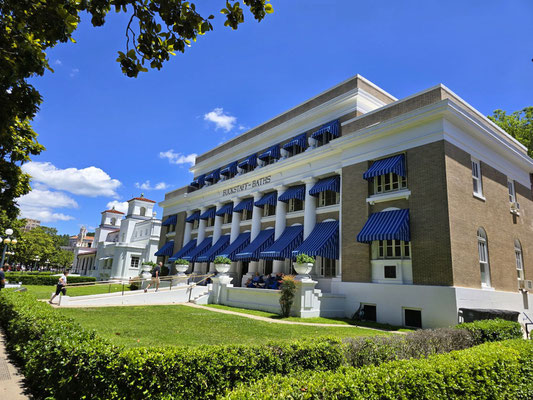Bathhouse Row - ein historisches Badehaus neben dem andern....