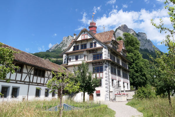 ....das Patrizierhaus von Ital Reding - erbaut 1636....