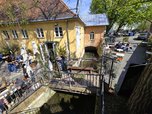 Unteres Brunnenwerk - zweitältestes Trinkwasserwerk 16. Jh. mit dem Pumpwerk (heute Restaurant u. Kino).... 