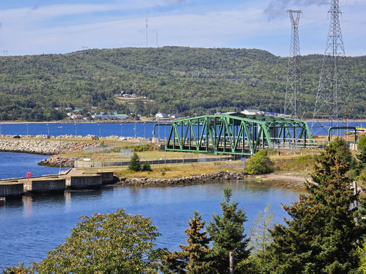 ....Verbindungsdamm mit Drehbrücke