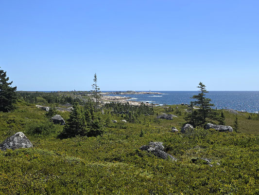 ....mit Blick zum Leuchtturm von Peggy's Cove