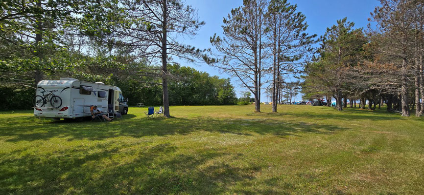 Camping ohne Reservation - kein Strom, kein Wasser, kein Abwasser aber viieeel Platz :o)