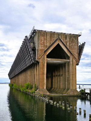 ....mit altem Verlade-Dock 