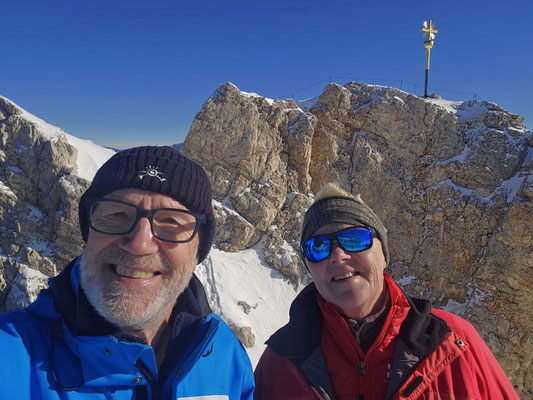 ....das Gipfelkreuz auf 2962m wurde 1851 installiert....