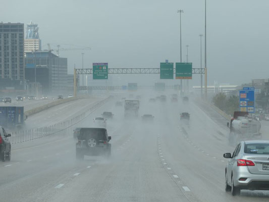 Katy Freeway im Regen