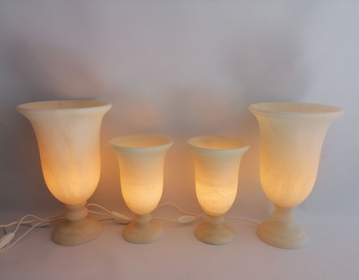 Unikat Alabasterlampen Pokal AL34C, AL35C, AL35C, AL34C,groß glatt, klein glatt Fb. creme, ca.25 x 40 cm und  19 x 30 cm