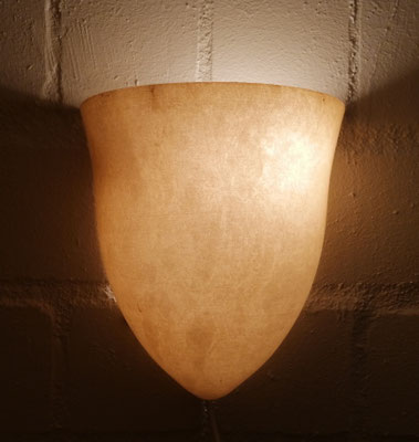 Unikat Alabaster Wandlampe Bonita klein, AL23CTB-41, Fb. dunkelcreme, 23,5 x 20,5 cm: 199,- €, Sonderpreis 159,- € ( seitl. Blessur ) Weitere Fotos möglich.
