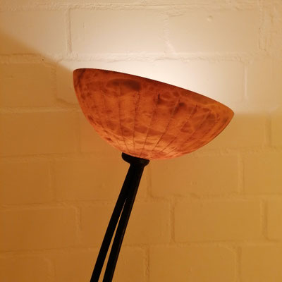 Leider zu spät, VERKAUFT Unikat Alabaster Stehlampe LV70erT, Fb. terra, 180 x 40 cm, Fuß aus Schmiedeeisen mit Marmorplatte: 459,- €