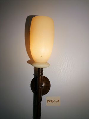 Leider zu spät. VERKAUFT. VW15C Wandfackel Lilie, Alabaster, Fb. creme, mit Schmiedeeisen in Rostpatina-Optik, ca. 100x12 cm: 259,- €, zzgl. Versandkosten