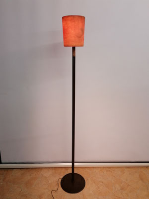 Leider zu spät. Verkauft. Unikat Alabaster Stehlampe Bauhaus, VV28TB-6, terra 166x18 cm, Fuß aus Schmiedeeisen mit Rostoptik Patina. 335,- € 