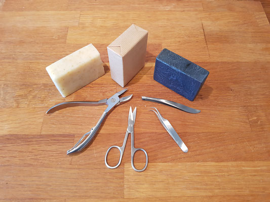 Seife, Naturseife, vegane Seife, Pinzette, Kosmetikpinzette, Zange, Nagelzange, Schere, Nagelschere,  