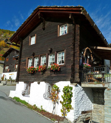 historisches Walliser Haus im Weiler Sisetsch (Zeneggen)