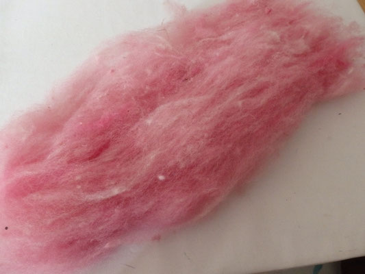 laine teintée en rose et cardée par chik chapo