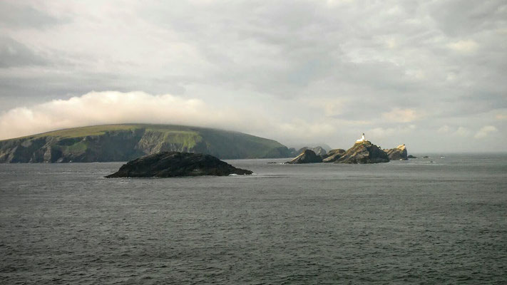 Vorbei an den Shetland-Inseln