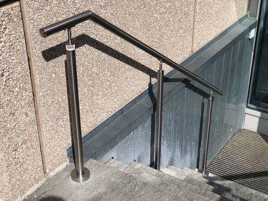 Edelstahl-Handlauf aussen, Zürich, Hirslanden Klinik Im Park