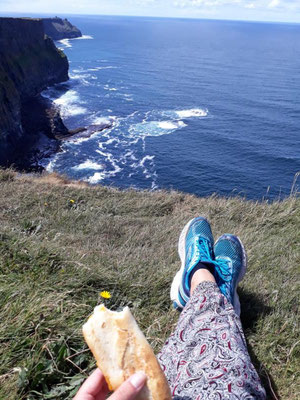 der vielleicht beste Picknickspot an den Cliffs of Moher