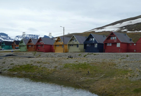 Longyearbyens berühmte bunte Häuser
