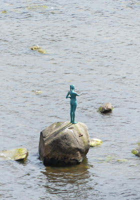 die Kopenhagener Meerjungfrau hatte wohl keine Lust mehr rumzusitzen...