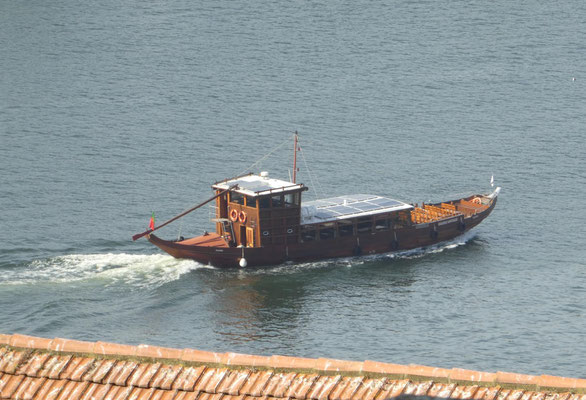 altes Portwein-Boot in Porto