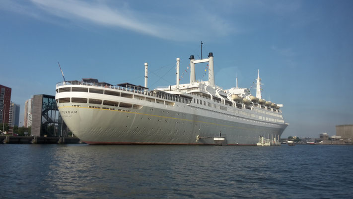 die SS Rotterdam - erstes Kreuzfahrtschiff der Holland America Lijn