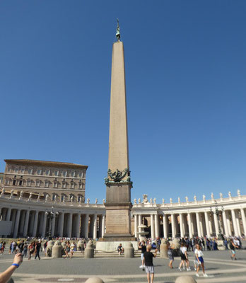 Petersplatz und der zweite Obelisk