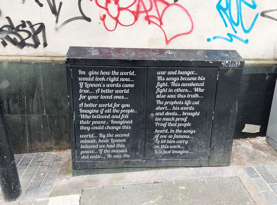 Erinnerungen an John Lennon an der Straßenecke