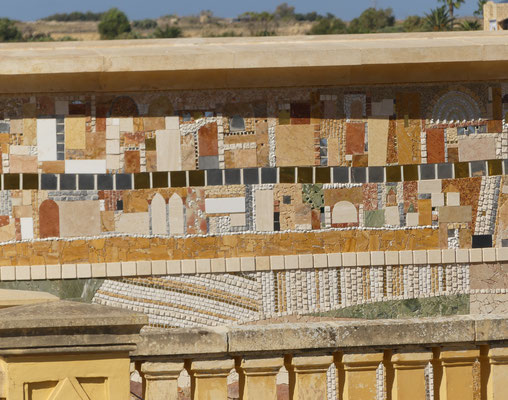 Mosaik zeigt eine stilisierte maltesische Stadt