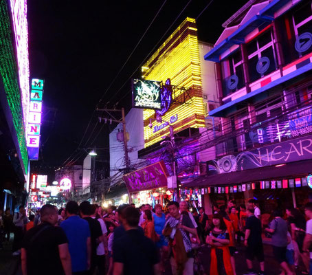 hier tobt der Bär: Pattaya am Montag abend