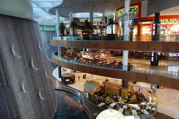 der Wasserfall in der Dubai Mall
