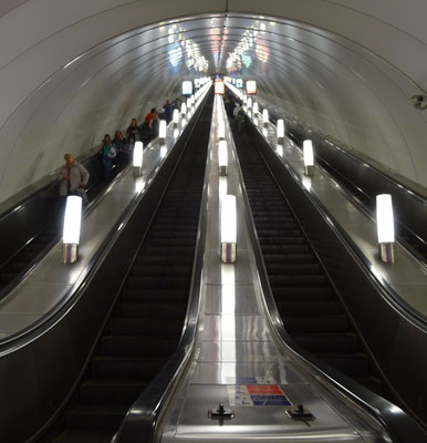 St. Petersburger Metro - eine der tiefsten Stationen der Welt
