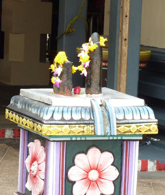 Gabentisch im Sri Mariamman Temple