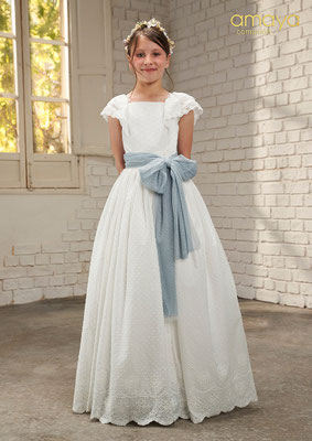 P.V.P. 393,75 €. Talla disponible: 12. Vestido convertible.