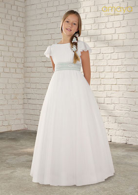 P.V.P. 360,00 €. Tallas disponibles: 10 y 14.