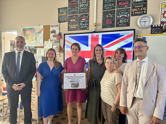 Inauguration de la section internationale britannique en présence de Mme Chicot, rectrice de l'Académie de Nice (au centre)