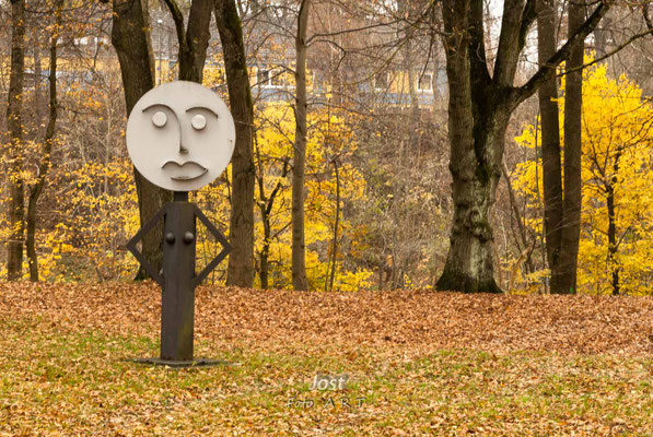 herbstlicher Park am Lech