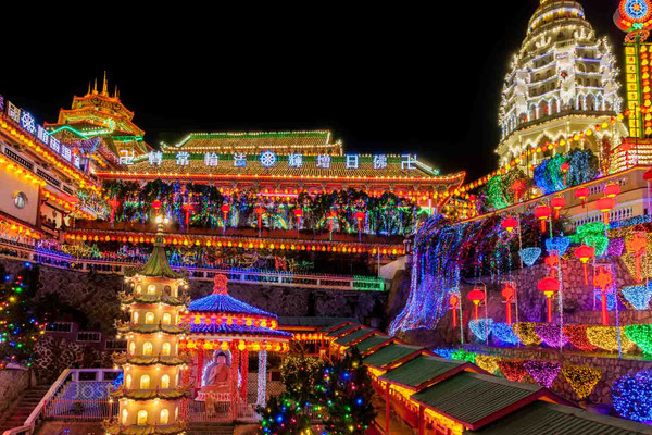 Kek Lok Si illuminated