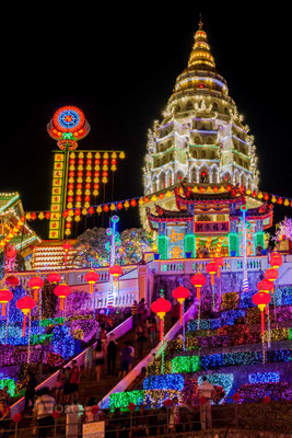 Kek Lok Si illuminated