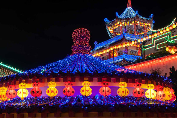 Kek Lok Si illuminated