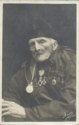 Philippe Demoulin, dernier combattant de 1830 décédé en 1912 à 103 ans.