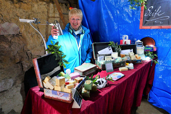 Friedericke Panzer-Ploke ist auch auf dem Malscher Wochenmarkt präsent  - Foto Dennis