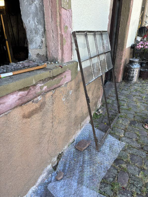Eisenfenster Schmiede werden restauriert