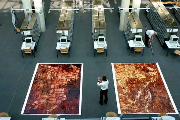 oil on polypropylene material, resin lacquer mixture coating, proprietary technique, 300x400 cm