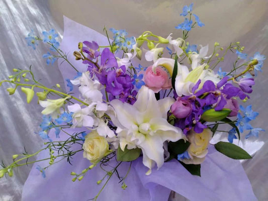 一周忌供花フラワーアレンジ