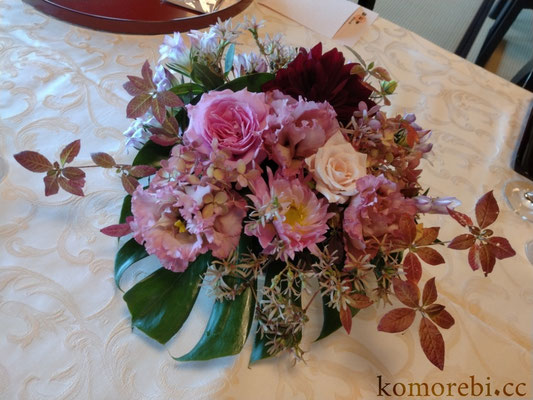 ￥3000　24x24x9　来賓席花